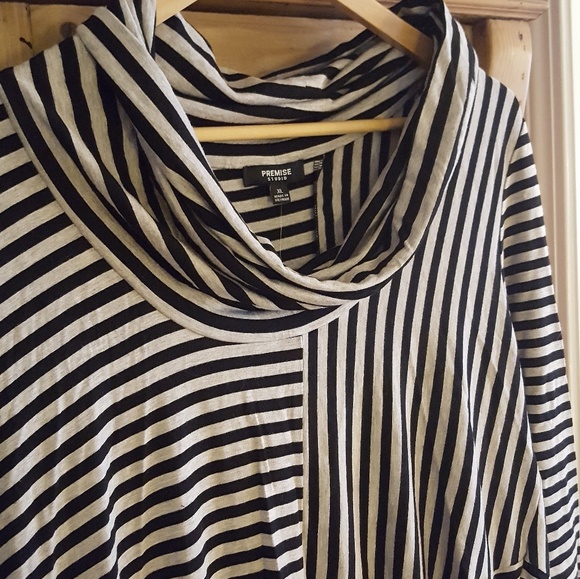 Asymmetrical Striped Tunic by Premise Studio - Picture 2 of 8